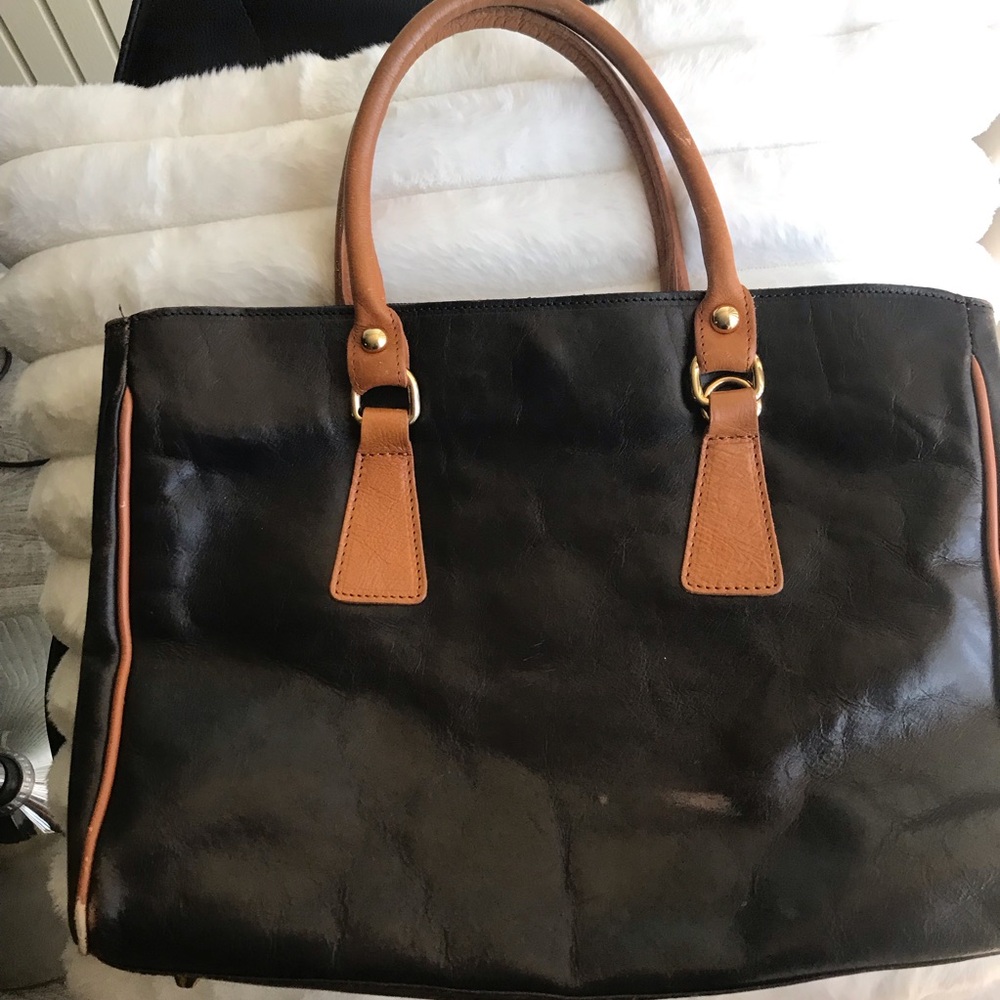 🟨Woman’s Large Valentina Black and Tan Leather Tote - Picture 8 of 16